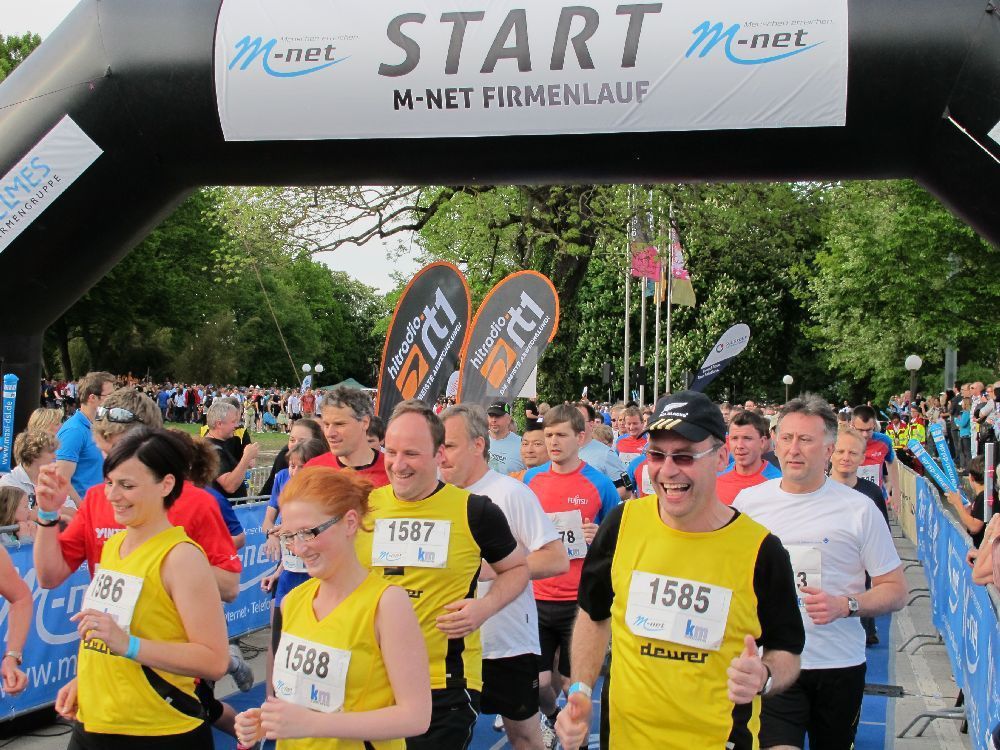 1. Augsburger Firmenlauf: Der Start. Fotos: B4B SCHWABEN