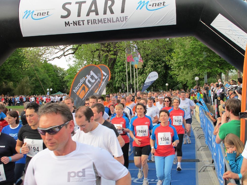 1. Augsburger Firmenlauf: Der Start. Fotos: B4B SCHWABEN