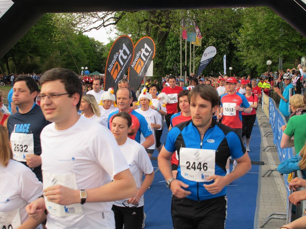 1. Augsburger Firmenlauf: Der Start. Fotos: B4B SCHWABEN