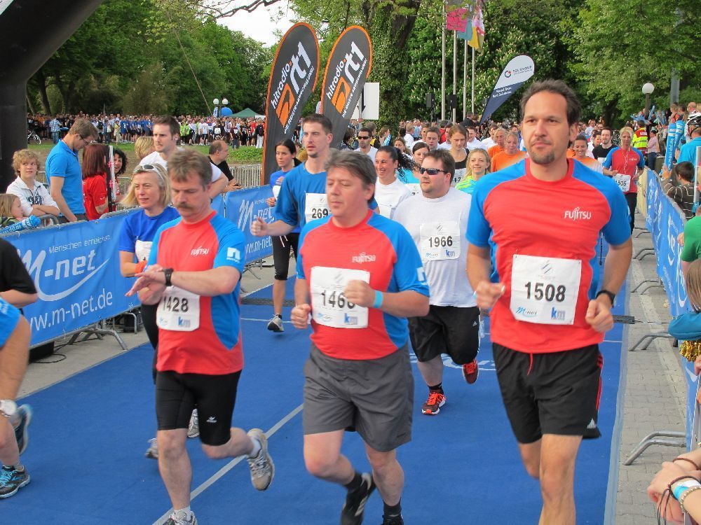 1. Augsburger Firmenlauf: Der Start. Fotos: B4B SCHWABEN