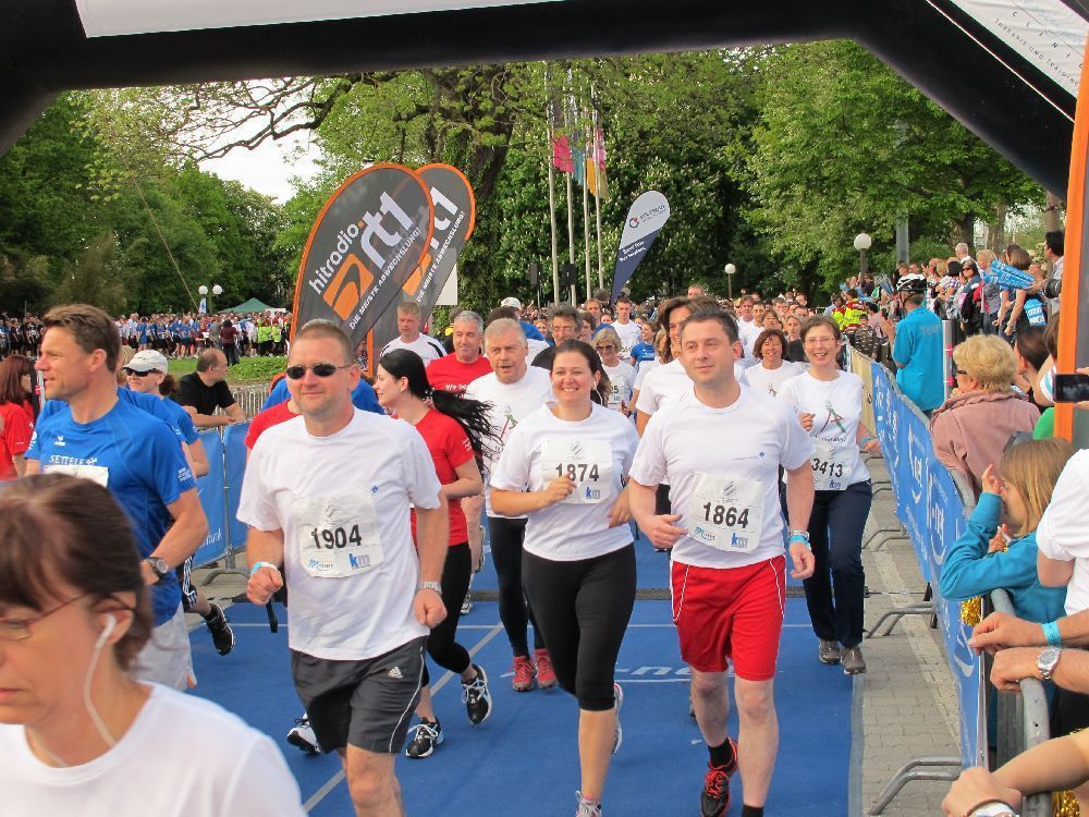 1. Augsburger Firmenlauf: Der Start. Fotos: B4B SCHWABEN