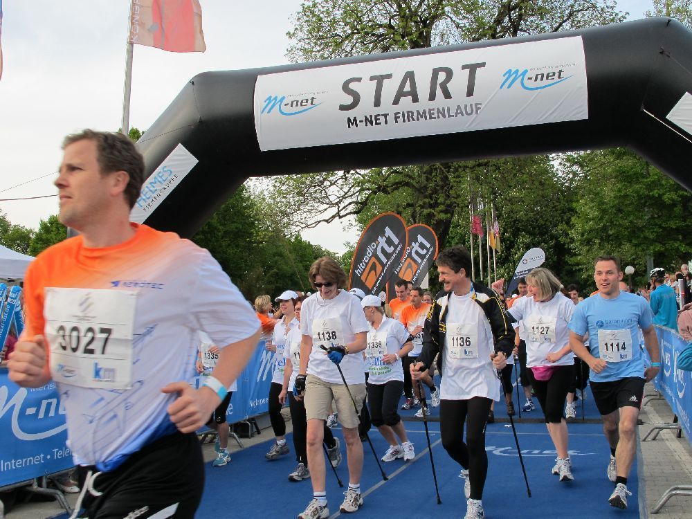 1. Augsburger Firmenlauf: Der Start. Fotos: B4B SCHWABEN