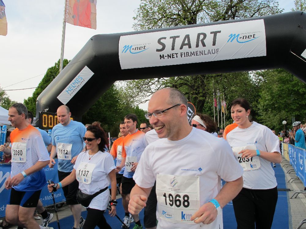 1. Augsburger Firmenlauf: Der Start. Fotos: B4B SCHWABEN