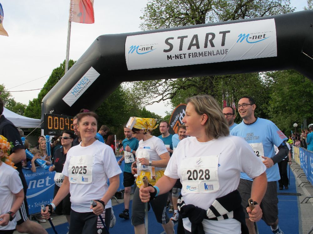1. Augsburger Firmenlauf: Der Start. Fotos: B4B SCHWABEN