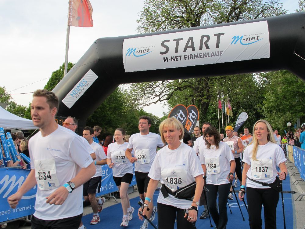 1. Augsburger Firmenlauf: Der Start. Fotos: B4B SCHWABEN