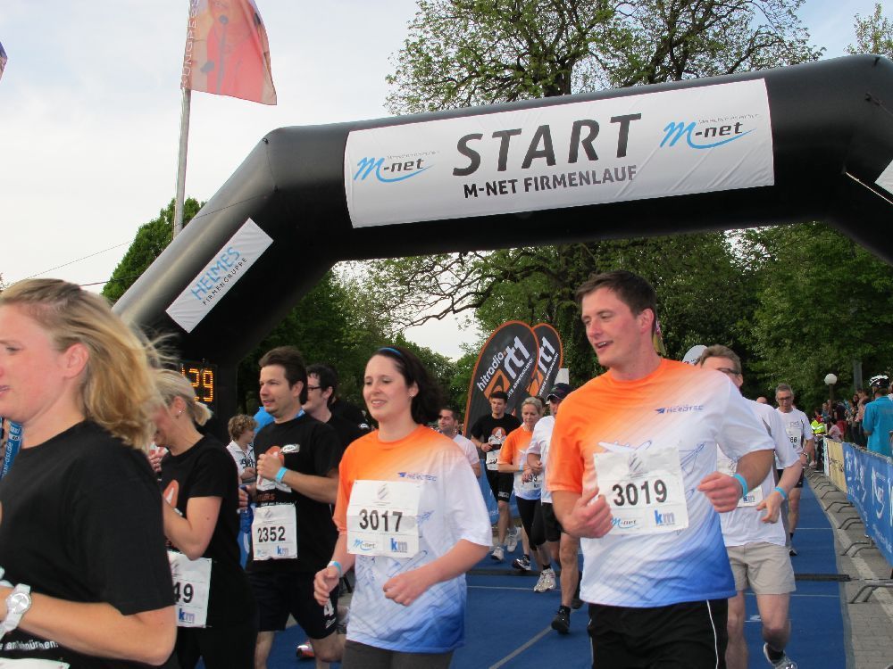 1. Augsburger Firmenlauf: Der Start. Fotos: B4B SCHWABEN