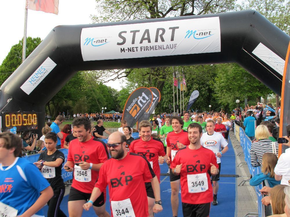 1. Augsburger Firmenlauf: Der Start. Fotos: B4B SCHWABEN