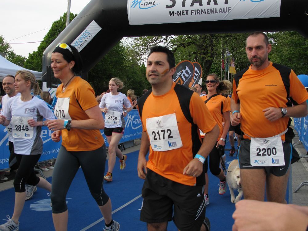 1. Augsburger Firmenlauf: Der Start. Fotos: B4B SCHWABEN