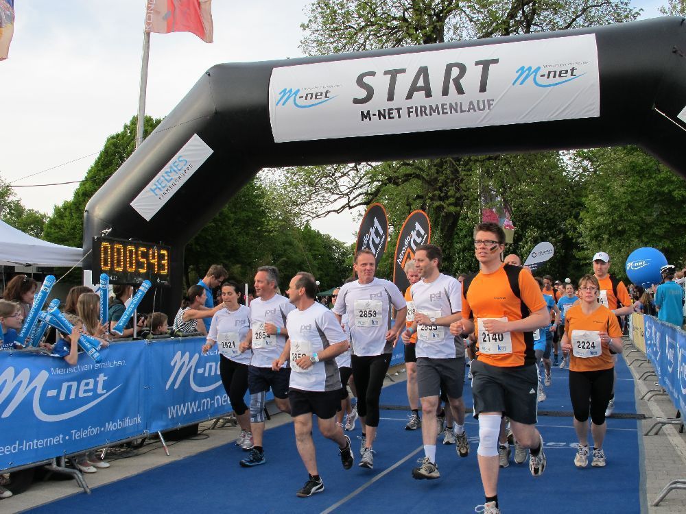 1. Augsburger Firmenlauf: Der Start. Fotos: B4B SCHWABEN