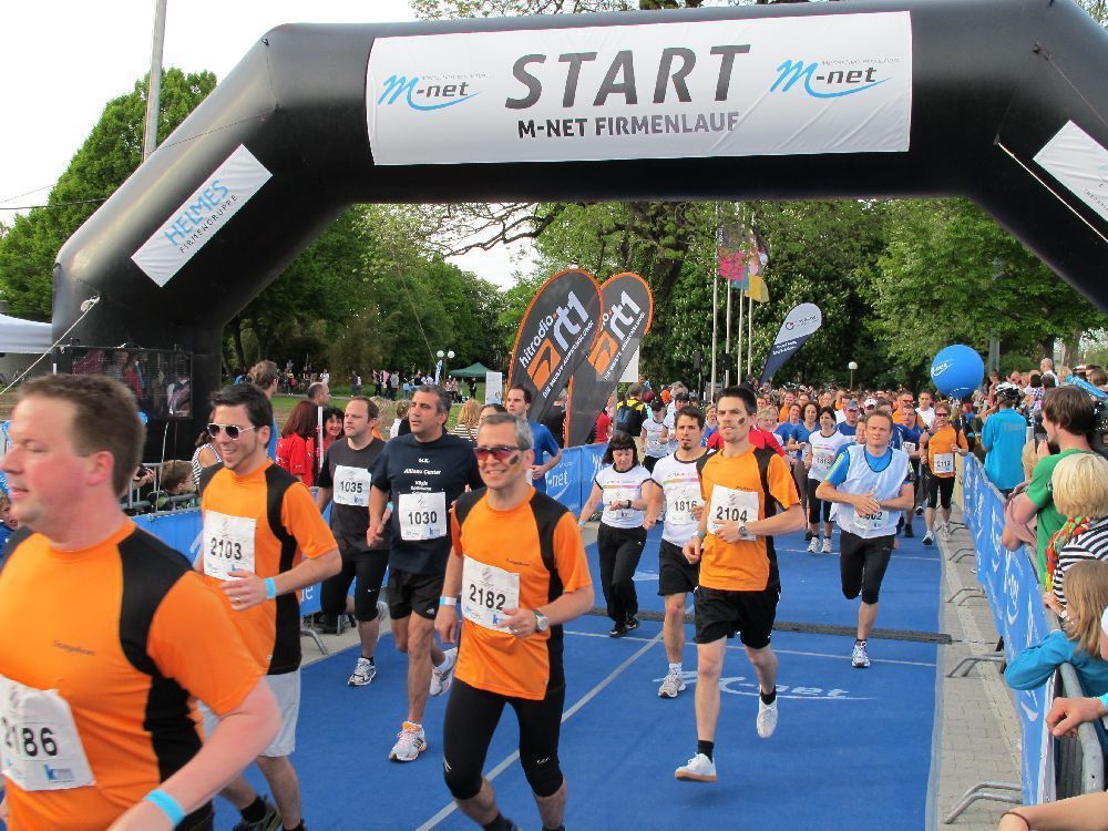 1. Augsburger Firmenlauf: Der Start. Fotos: B4B SCHWABEN