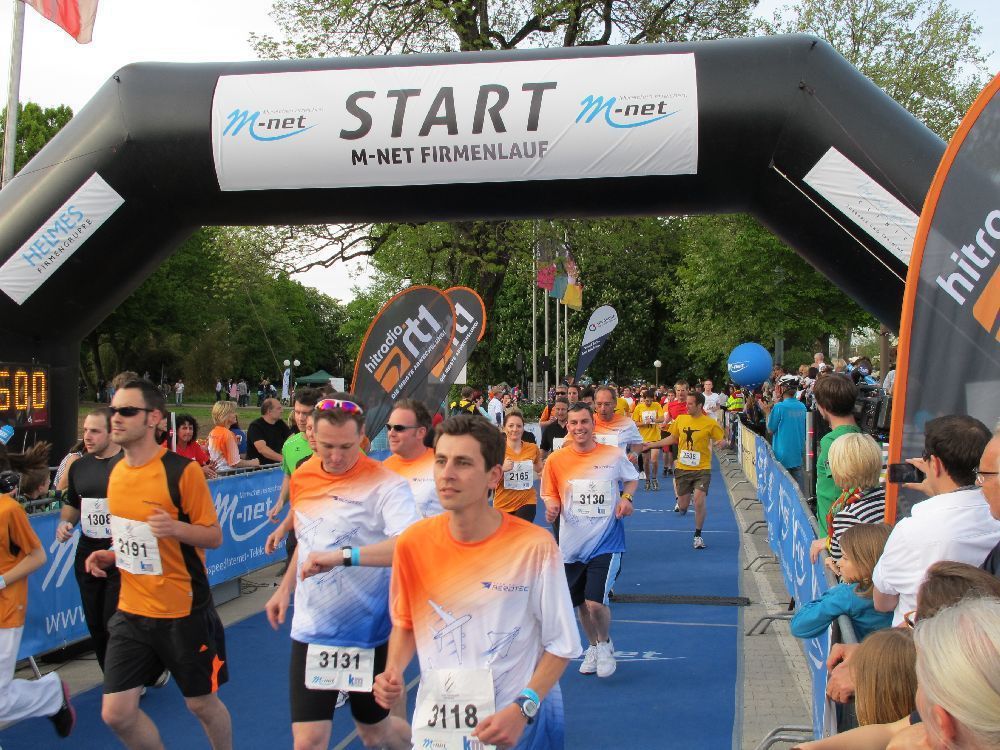 1. Augsburger Firmenlauf: Der Start. Fotos: B4B SCHWABEN