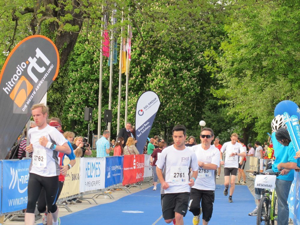 1. Augsburger Firmenlauf: Der Start. Fotos: B4B SCHWABEN