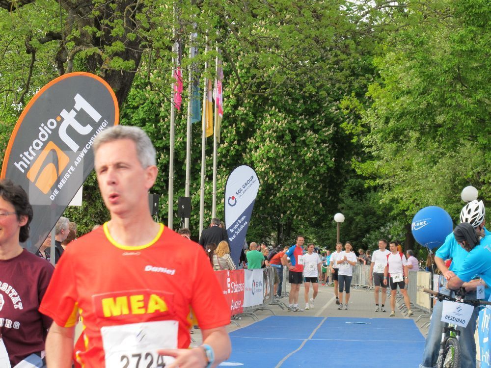 1. Augsburger Firmenlauf: Der Start. Fotos: B4B SCHWABEN