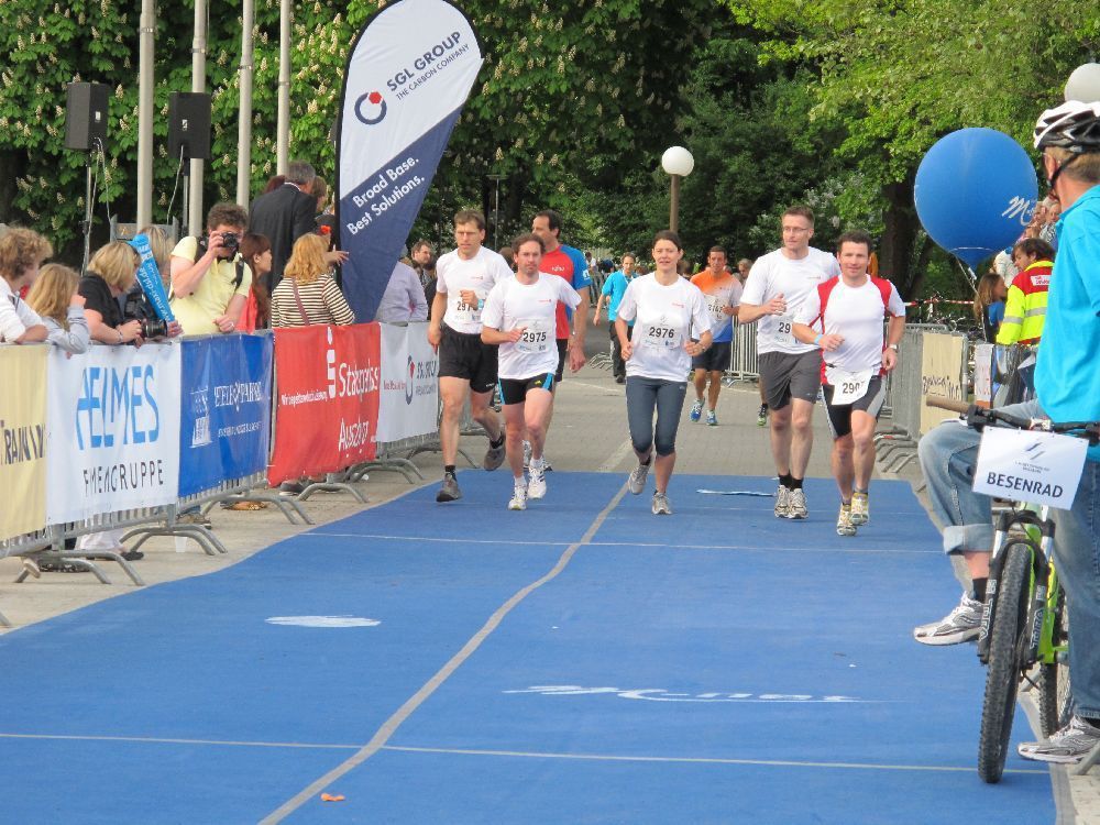 1. Augsburger Firmenlauf: Der Start. Fotos: B4B SCHWABEN