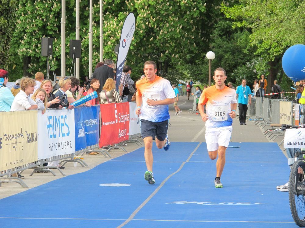 1. Augsburger Firmenlauf: Der Start. Fotos: B4B SCHWABEN