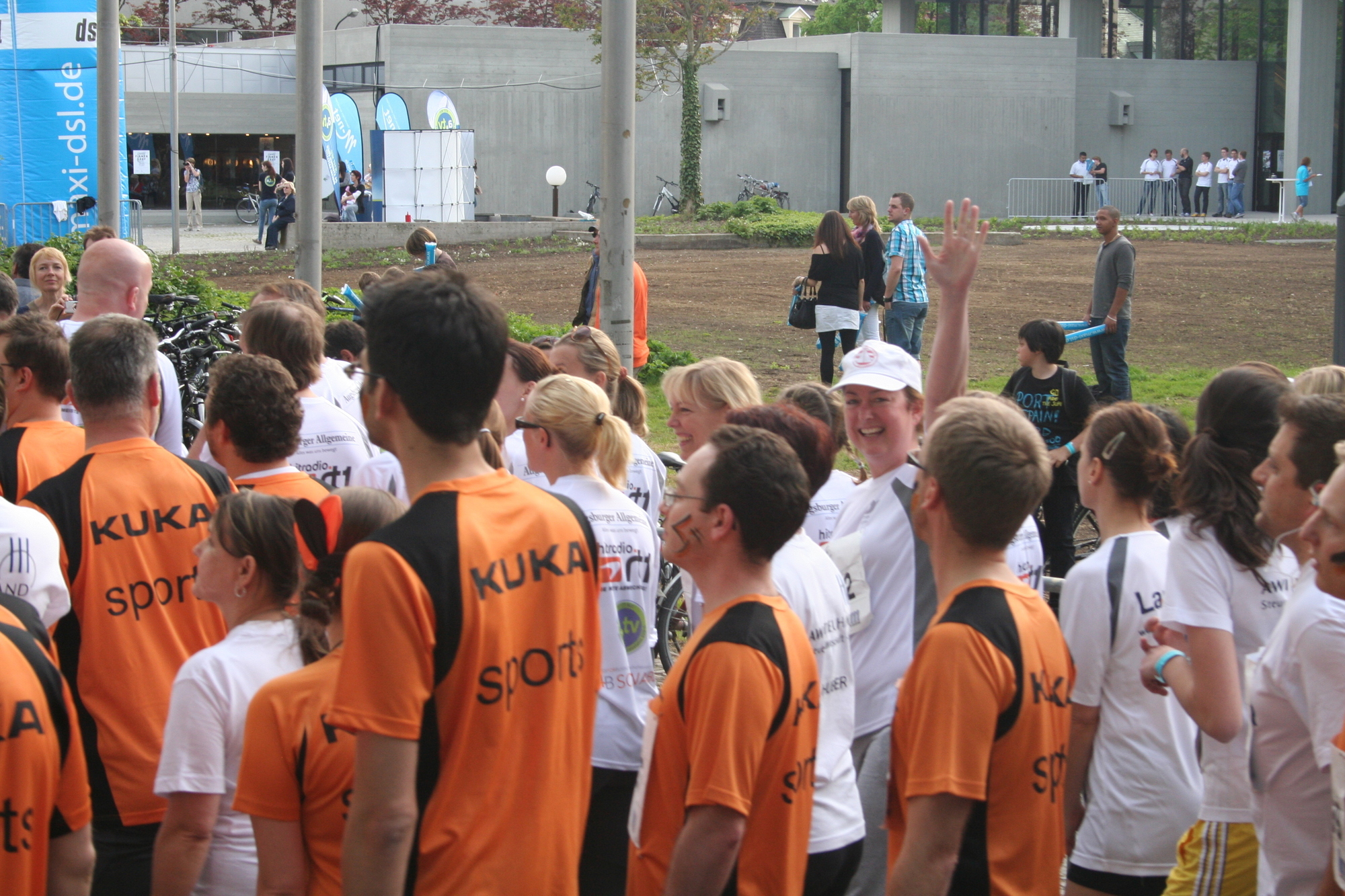 1. Augsburger Firmenlauf: Der Start. Fotos: B4B SCHWABEN