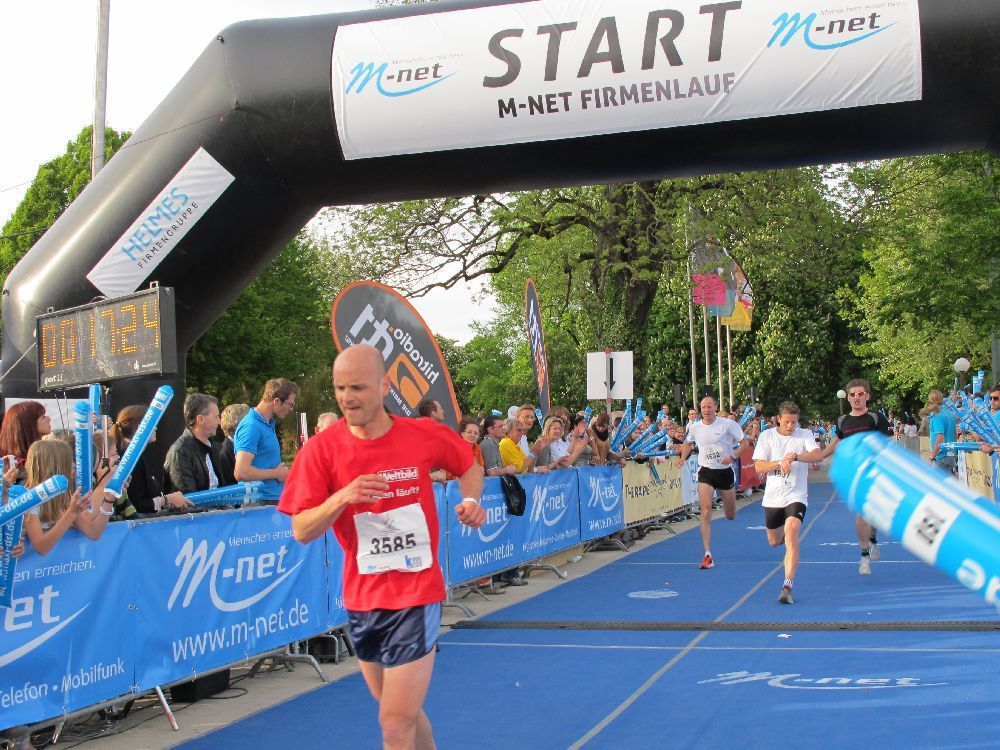 1. Augsburger Firmenlauf: Endlich im Ziel. Fotos: B4B SCHWABEN