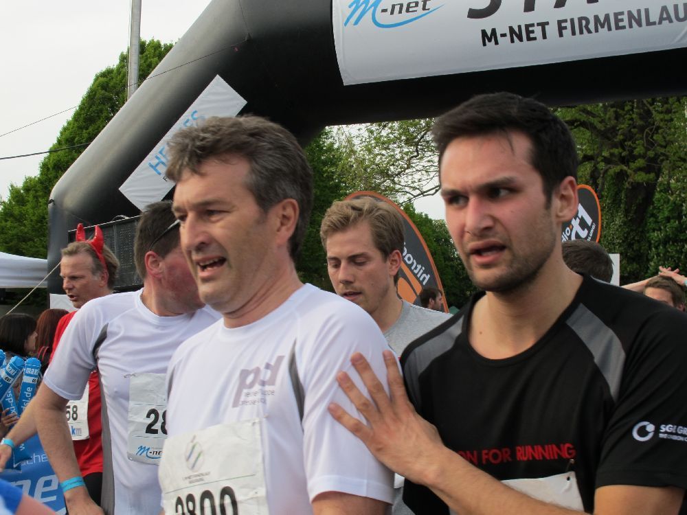 1. Augsburger Firmenlauf: Endlich im Ziel. Fotos: B4B SCHWABEN
