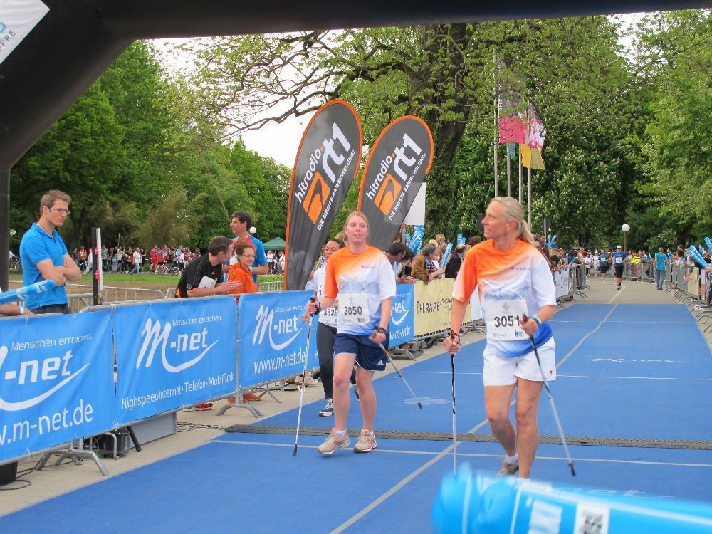 1. Augsburger Firmenlauf: Endlich im Ziel. Fotos: B4B SCHWABEN