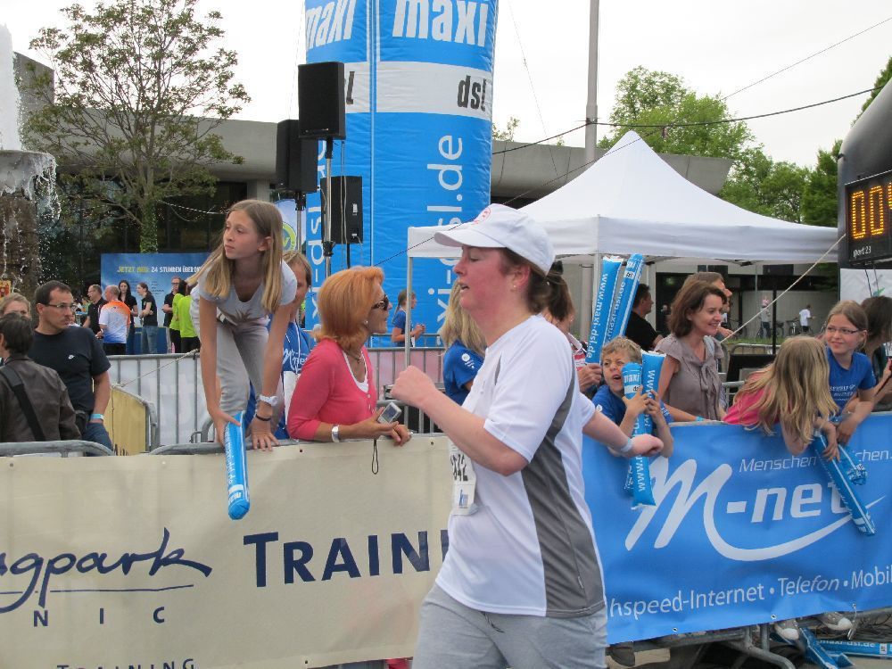 1. Augsburger Firmenlauf: Endlich im Ziel. Fotos: B4B SCHWABEN