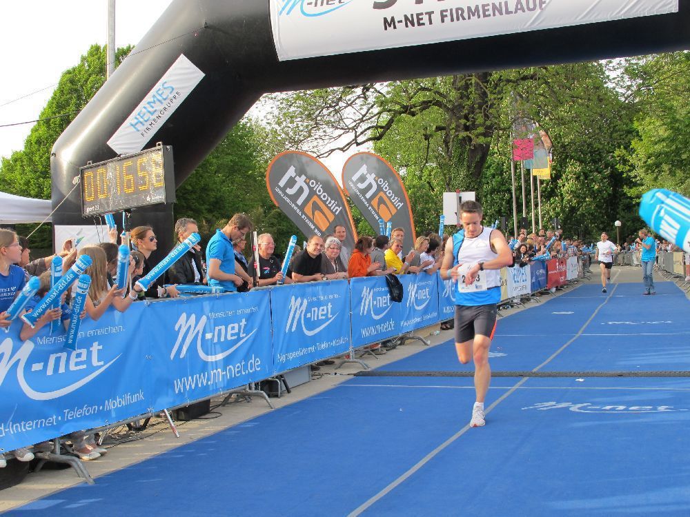 1. Augsburger Firmenlauf: Endlich im Ziel. Fotos: B4B SCHWABEN