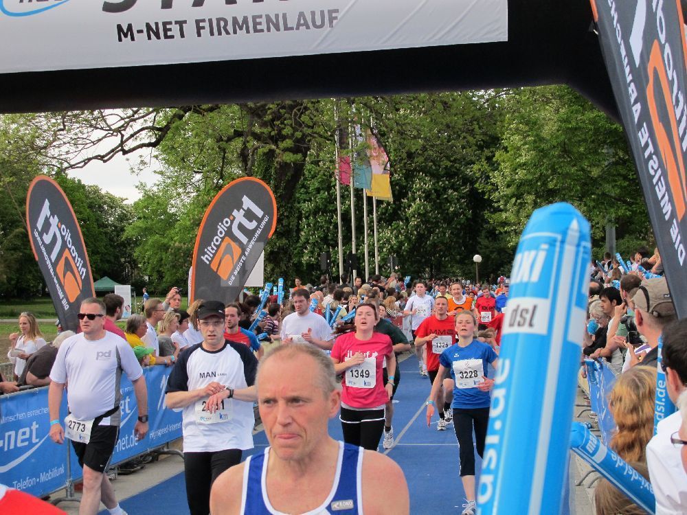 1. Augsburger Firmenlauf: Endlich im Ziel. Fotos: B4B SCHWABEN