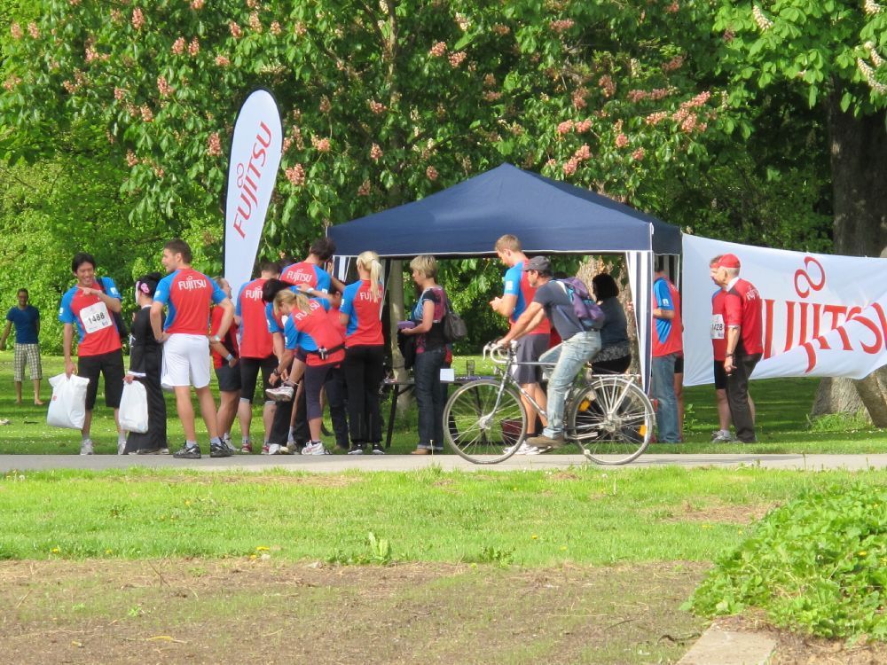 1. Augsburger Firmenlauf: Endlich im Ziel. Fotos: B4B SCHWABEN