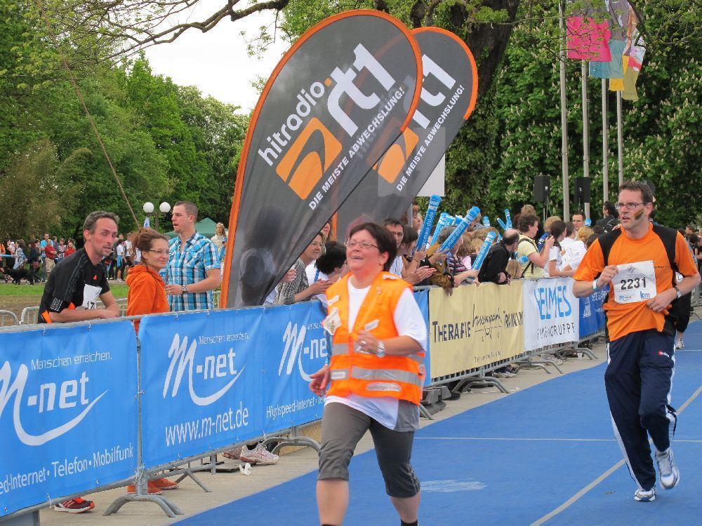 1. Augsburger Firmenlauf: Endlich im Ziel. Fotos: B4B SCHWABEN