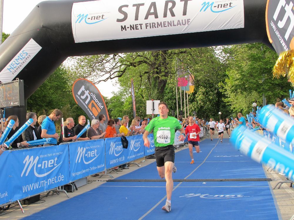 1. Augsburger Firmenlauf: Endlich im Ziel. Fotos: B4B SCHWABEN