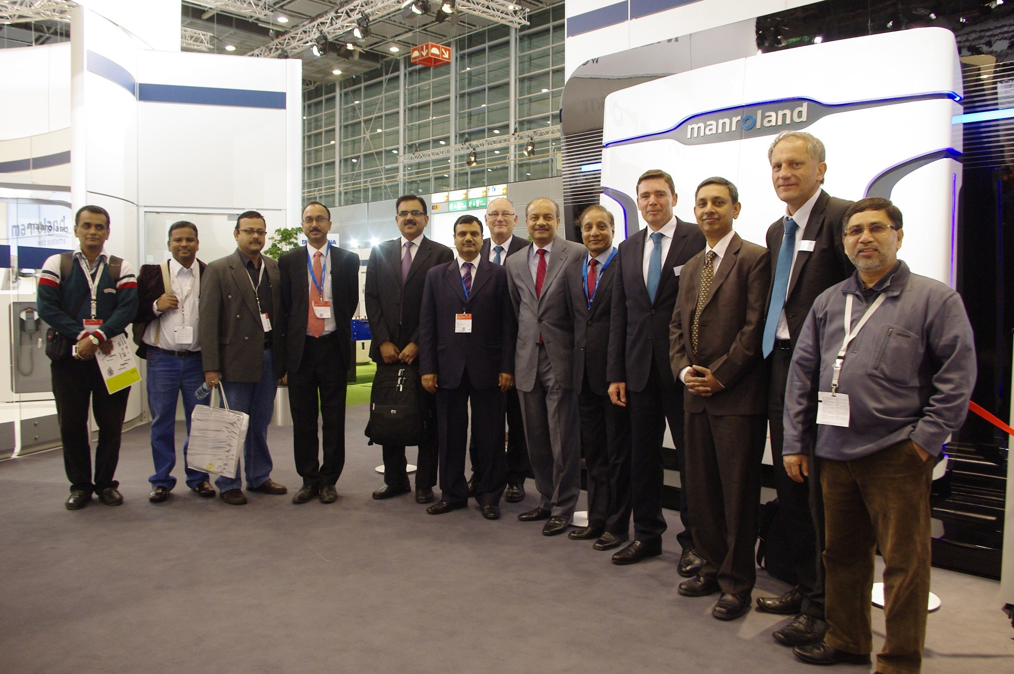 Die Delegation von Times of India auf dem Stand von manroland web systems auf der drupa. © manroland web systems.
