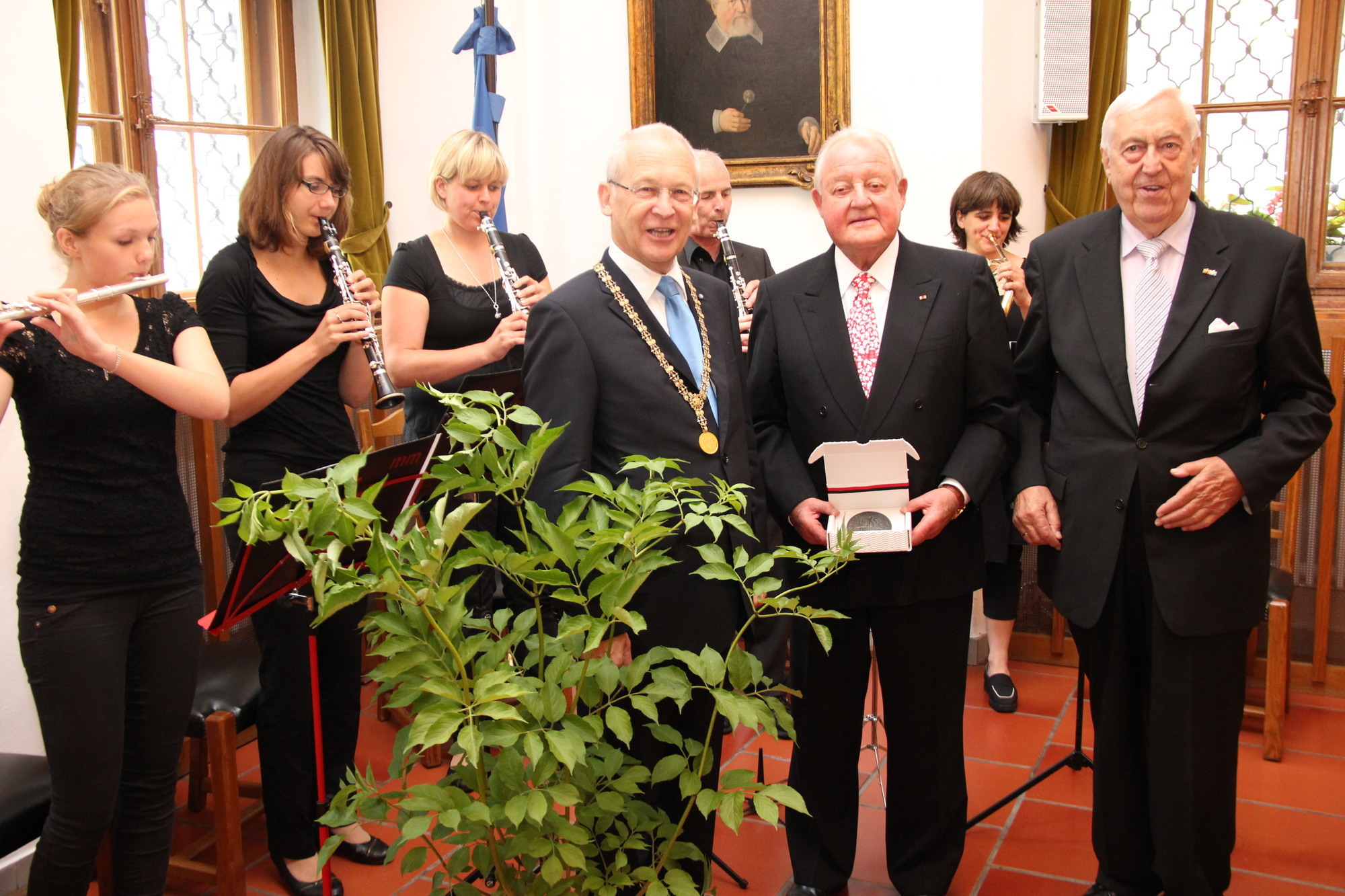 Dr. Ivo Holzinger, Fritz Brey und Prof. Dr. Karl Kling. Fotos: Stadt Memmingen