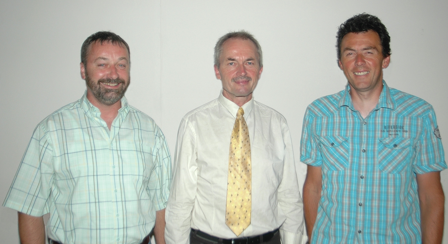 Obermeister Hermann Rehklau (mitte) mit seinem Stallvertreter Jürgen Kolb (li) und Vorstandsmitglied Helmut Henle (re) Foto: prb