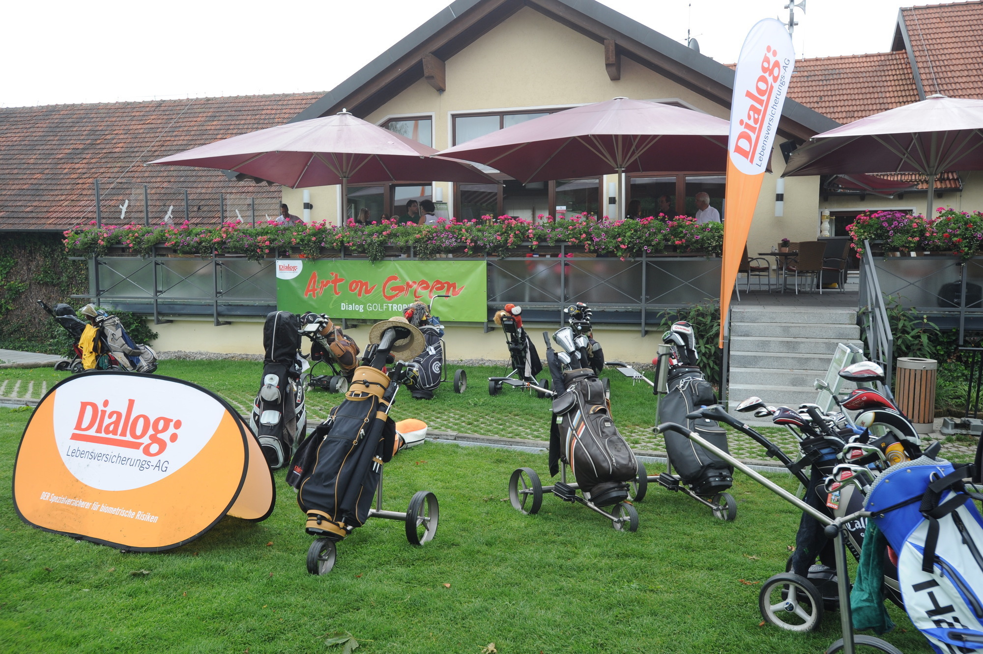 Dialog und ihre Vertriebspartner bei der jährlichen GolfTrophy, Foto: Dialog Lebensversicherungs-AG