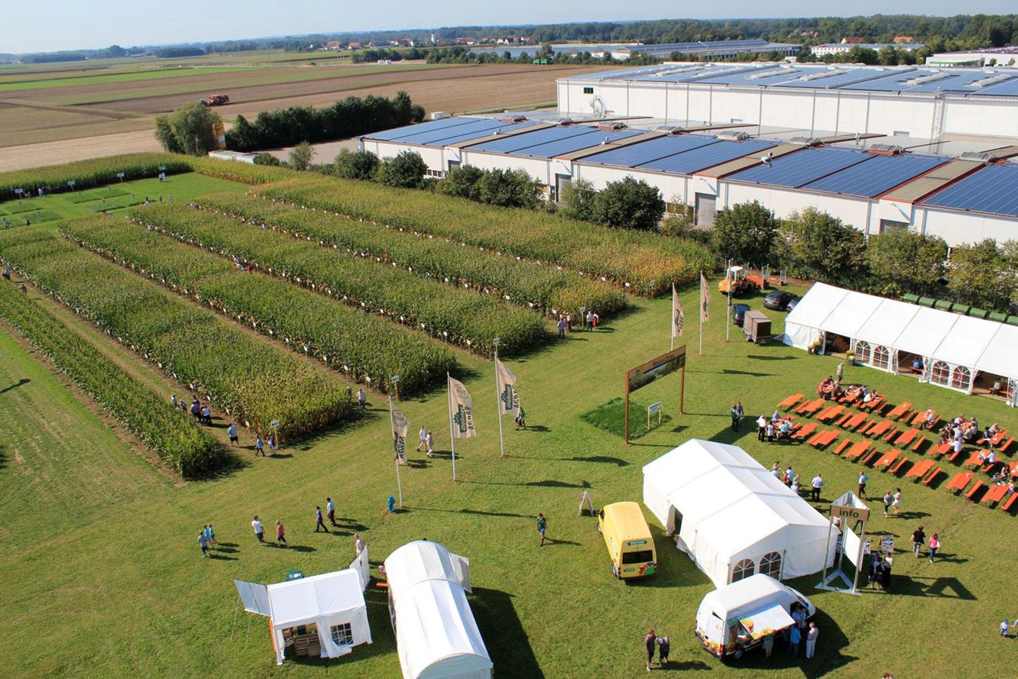 Vielfältiges Programm auf den Maisschau-Tagen. Fotos: Dehner AGRAR