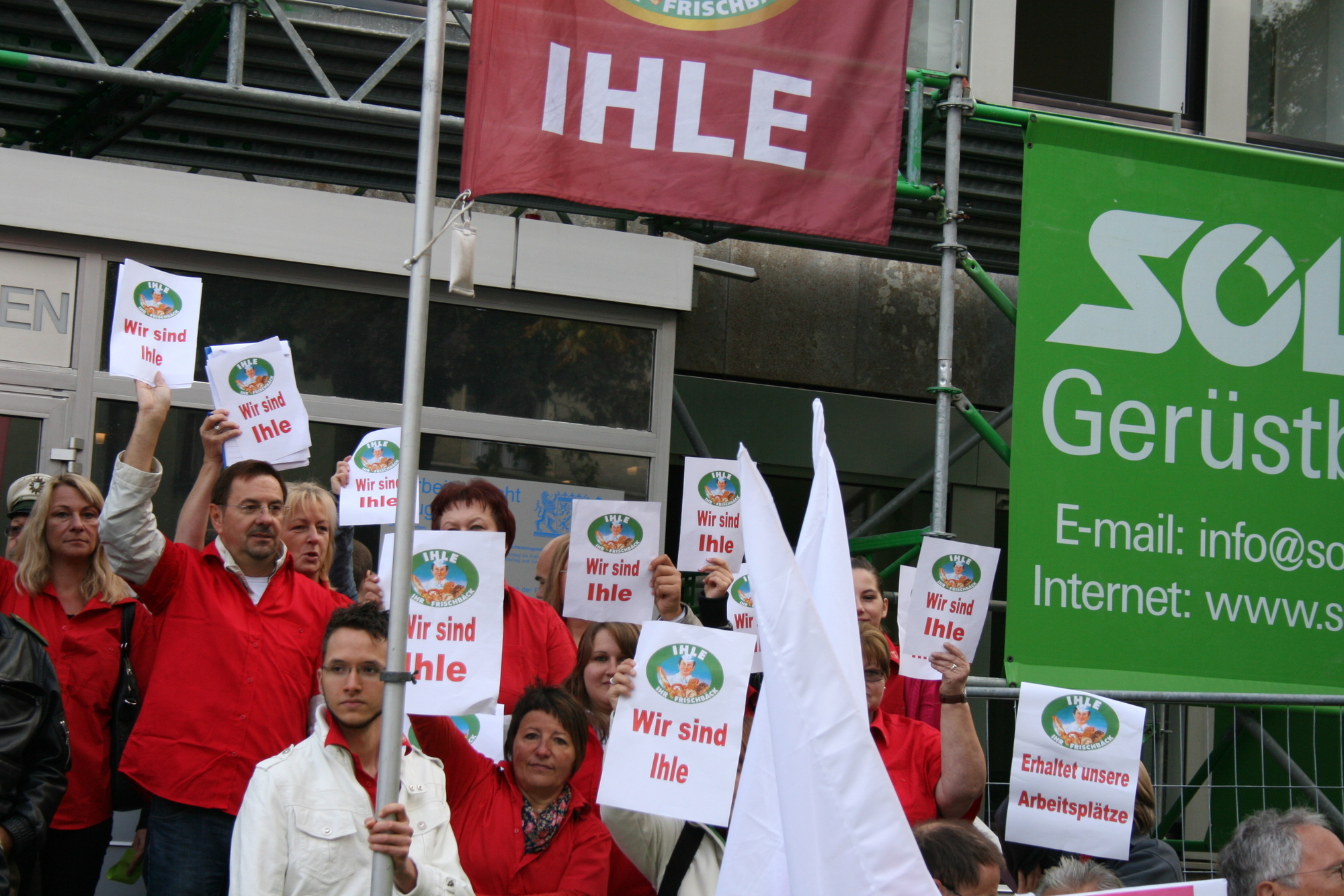 Der Ihle Prozess vor dem Arbeitsgericht lockte viele Menschen vor das Arbeitsgericht Augsburg, Foto: B4B SCHWABEN