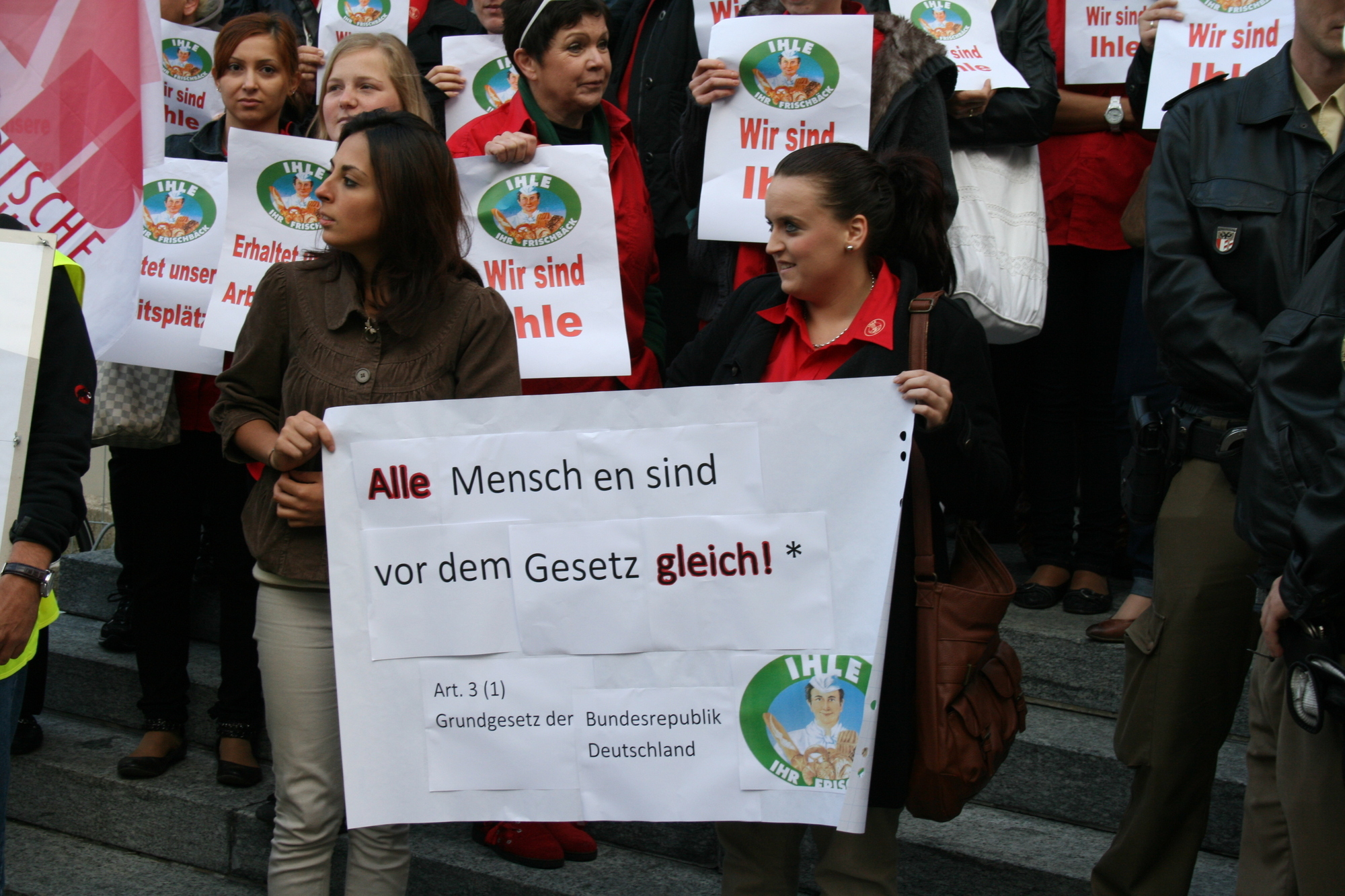 Der Ihle Prozess vor dem Arbeitsgericht lockte viele Menschen vor das Arbeitsgericht Augsburg, Foto: B4B SCHWABEN