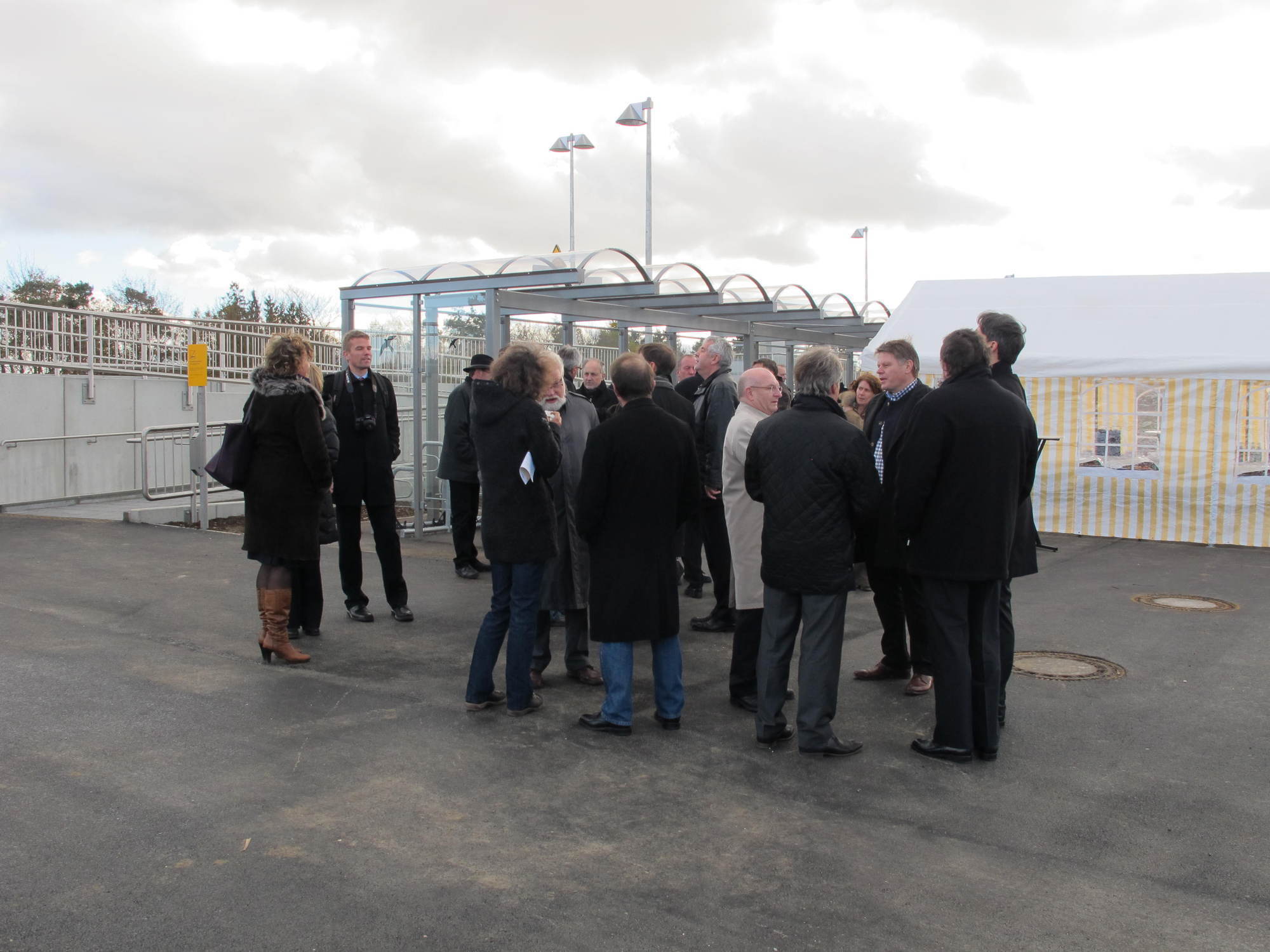 Am 5. November wurde der Bahnhalt neben dem Logistikzentrum amazon in Betrieb genommen, Foto: B4BSCHWABEN