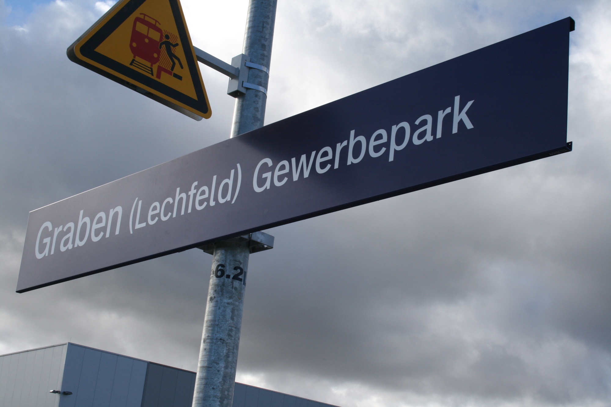 Am 5. November wurde der Bahnhalt neben dem Logistikzentrum amazon in Betrieb genommen, Foto: B4BSCHWABEN