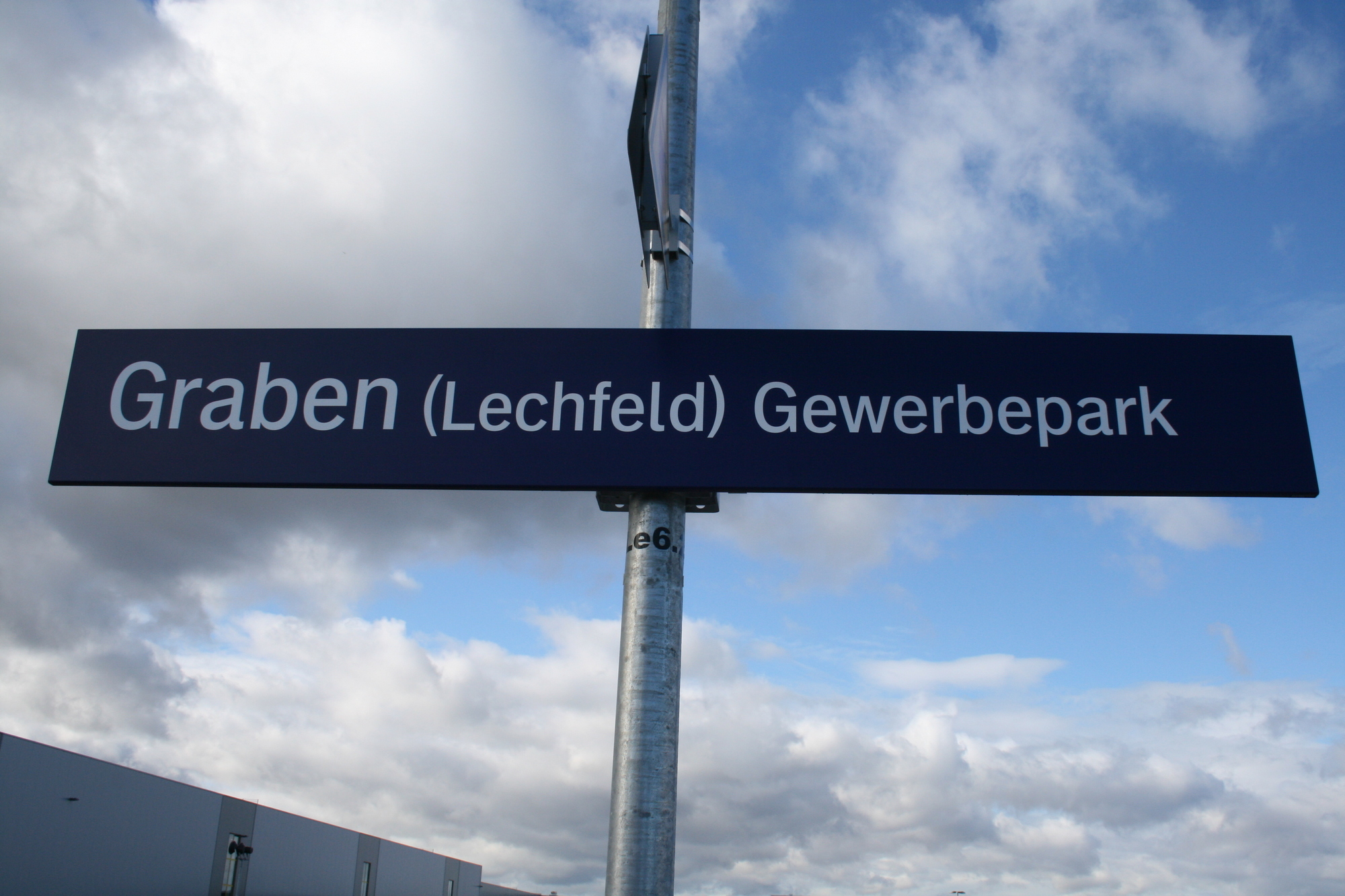 Am 5. November wurde der Bahnhalt neben dem Logistikzentrum amazon in Betrieb genommen, Foto: B4BSCHWABEN