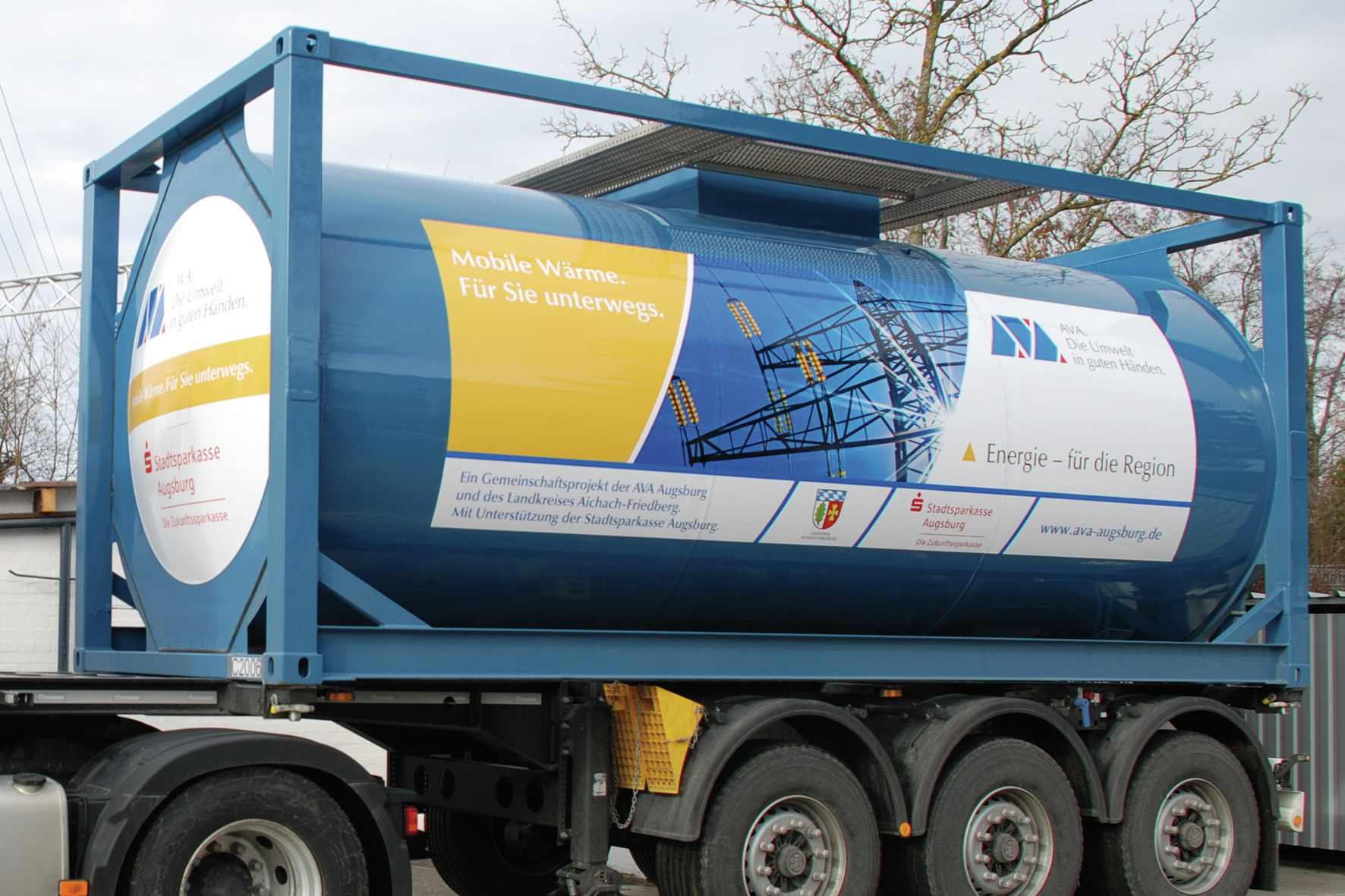 Der mobile Wärmetransport macht aus ungenutzter Abwärme Heizenergie für Schulen; Foto: bifa