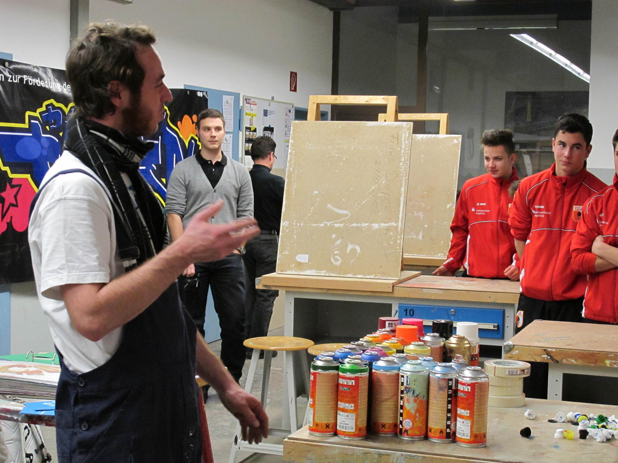 80 FCA Nachwuchsspieler im Praxistest bei der HWK in Augsburg, Foto: B4B SCHWABEN
