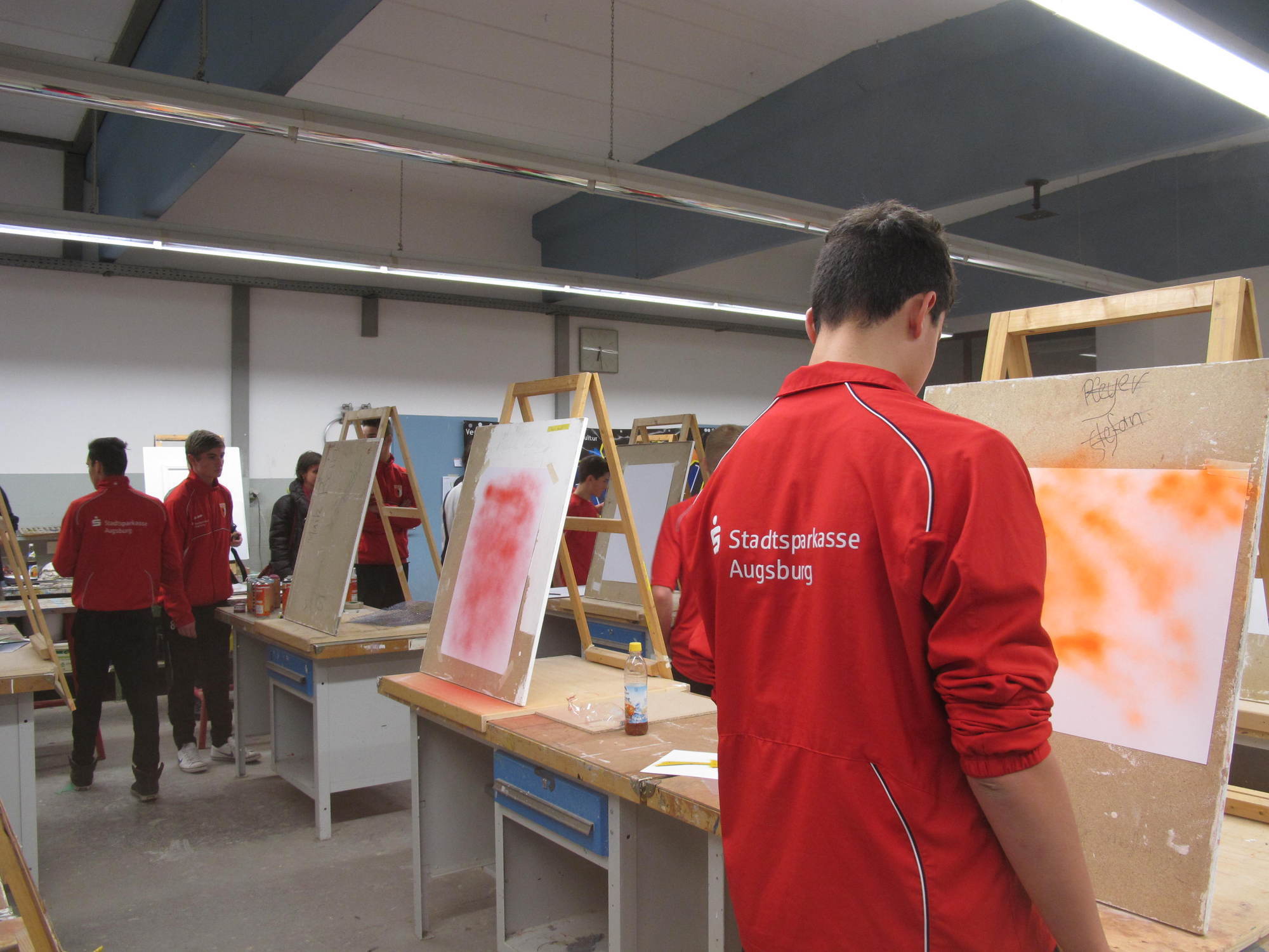 80 FCA Nachwuchsspieler im Praxistest bei der HWK in Augsburg, Foto: B4B SCHWABEN