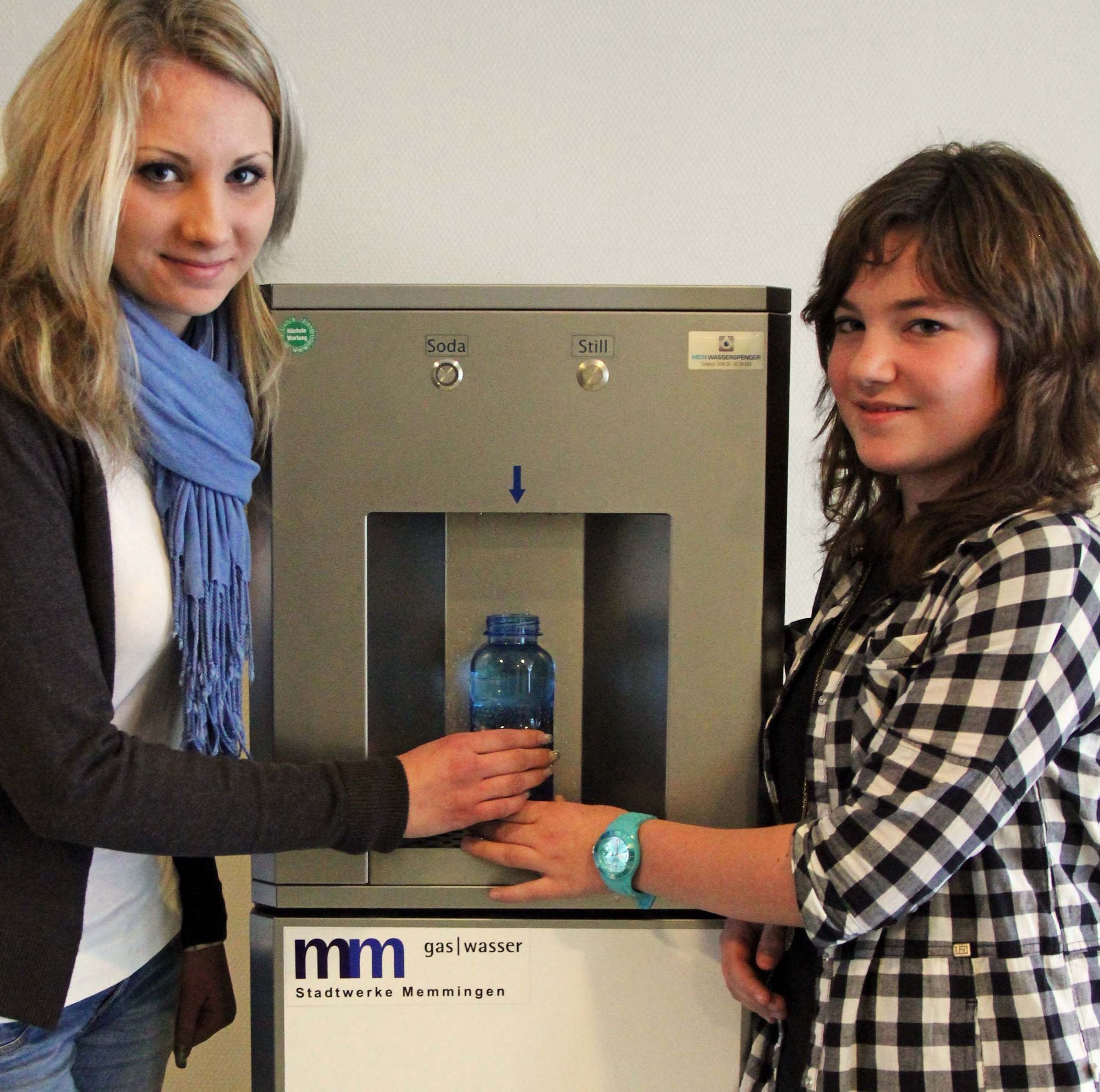 Die Schülerinnen Marina Nikel (links) und Sabrina Honold, Foto: Stadt Memmingen/Häfele