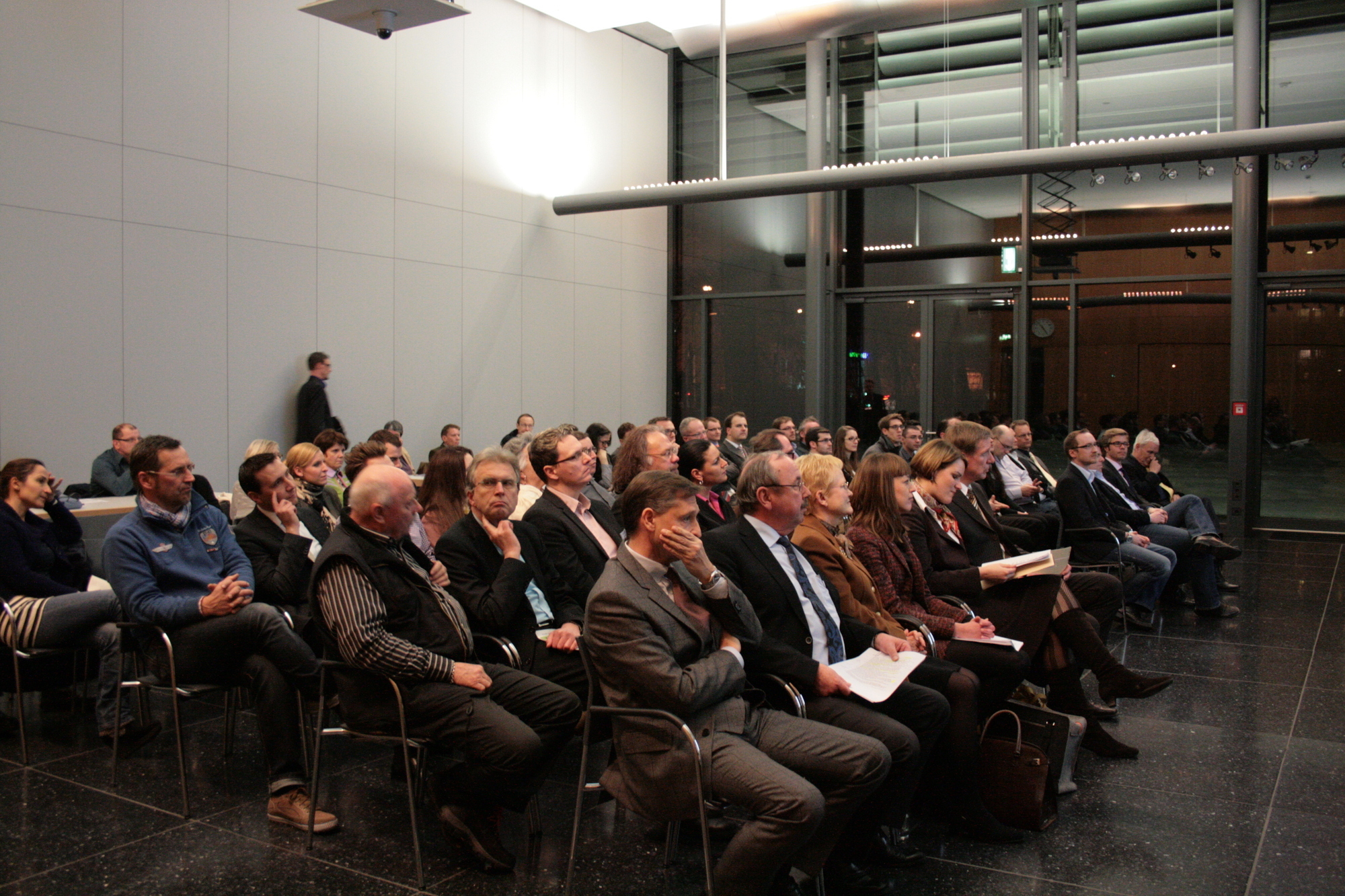 Wirtschaftsjunioren Augsburg luden zur Podiumsdiskussion Handel im Wandel in die IHK Schwaben, Foto: B4B SCHWABEN