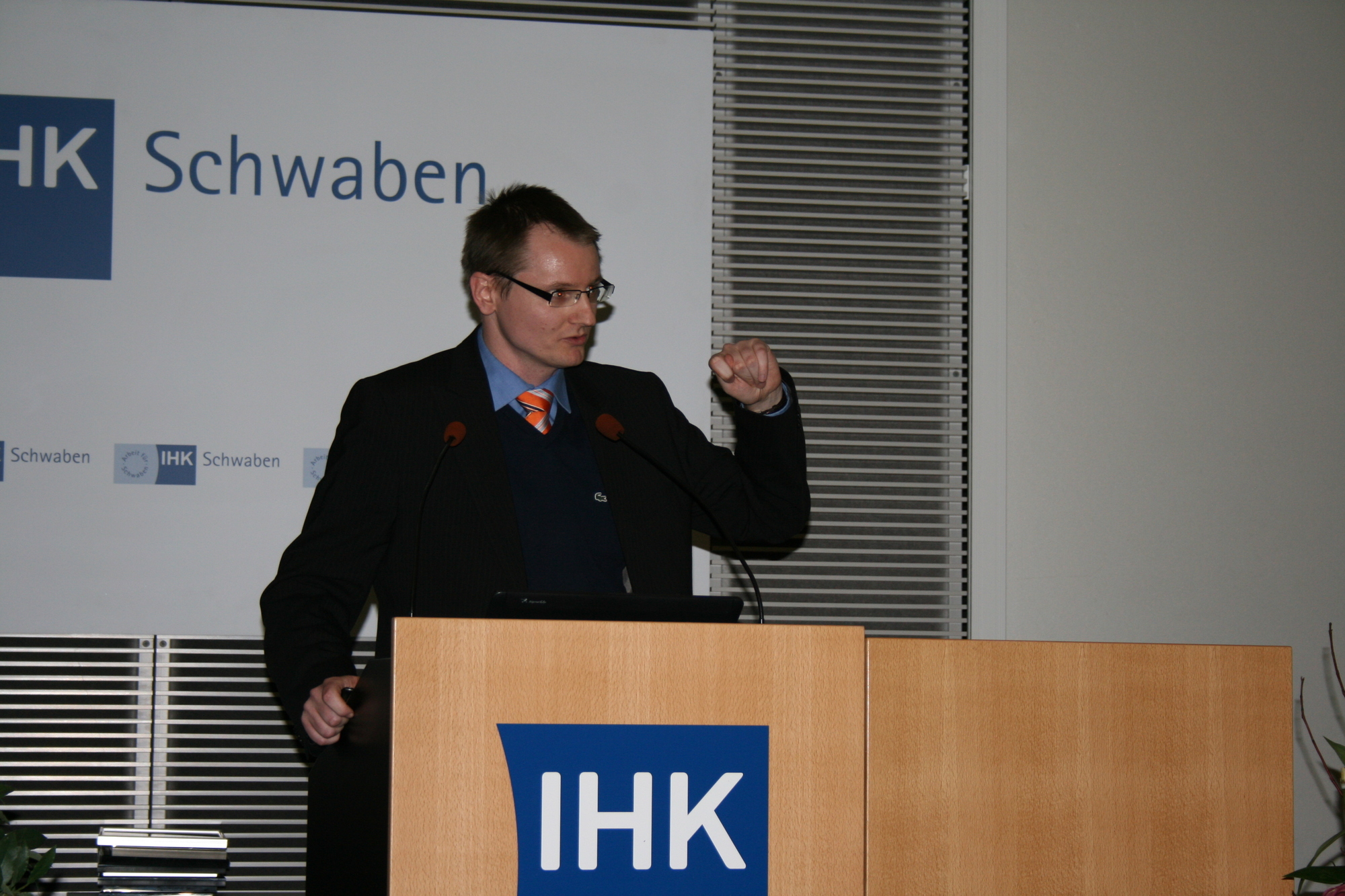 Wirtschaftsjunioren Augsburg luden zur Podiumsdiskussion Handel im Wandel in die IHK Schwaben, Foto: B4B SCHWABEN