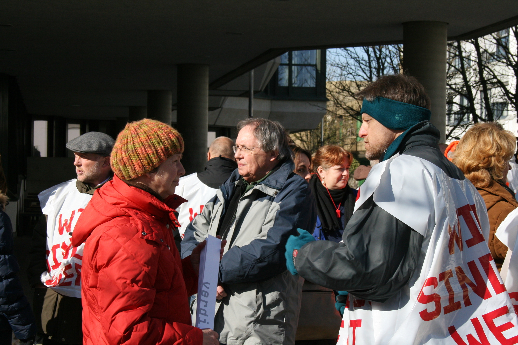 Der öffentliche Dienst streikt vor der Universität Augsburg kurz vor der nächsten Tarifrunde, Foto: B4B SCHWABEN
