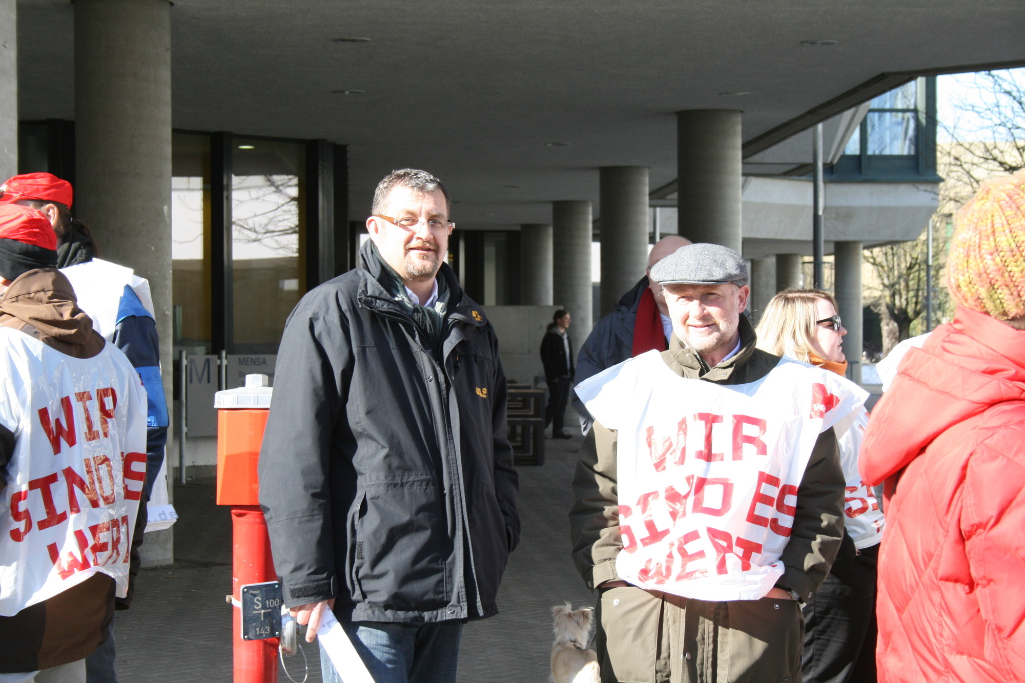 Der öffentliche Dienst streikt vor der Universität Augsburg kurz vor der nächsten Tarifrunde, Foto: B4B SCHWABEN