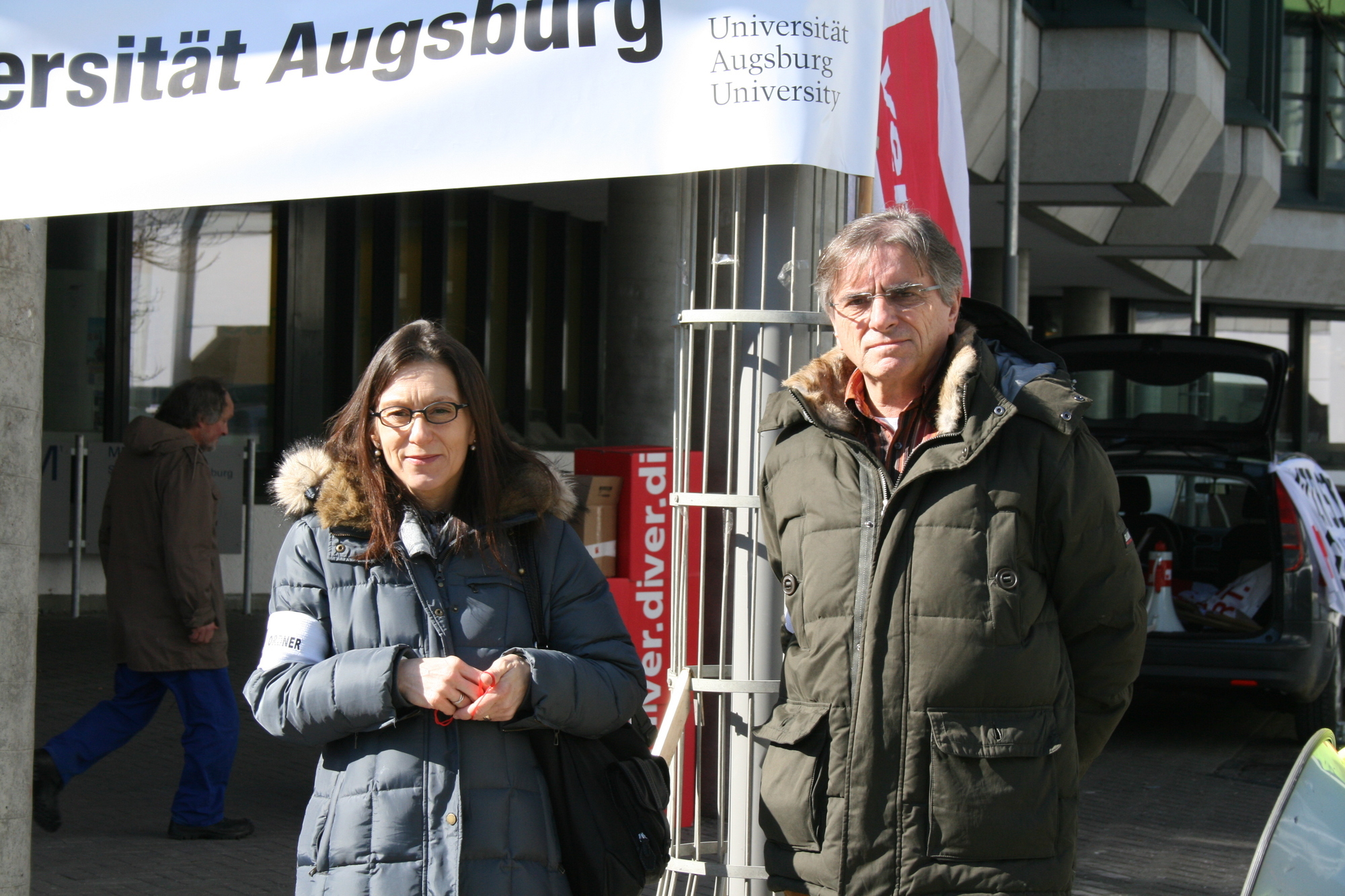 Der öffentliche Dienst streikt vor der Universität Augsburg kurz vor der nächsten Tarifrunde, Foto: B4B SCHWABEN