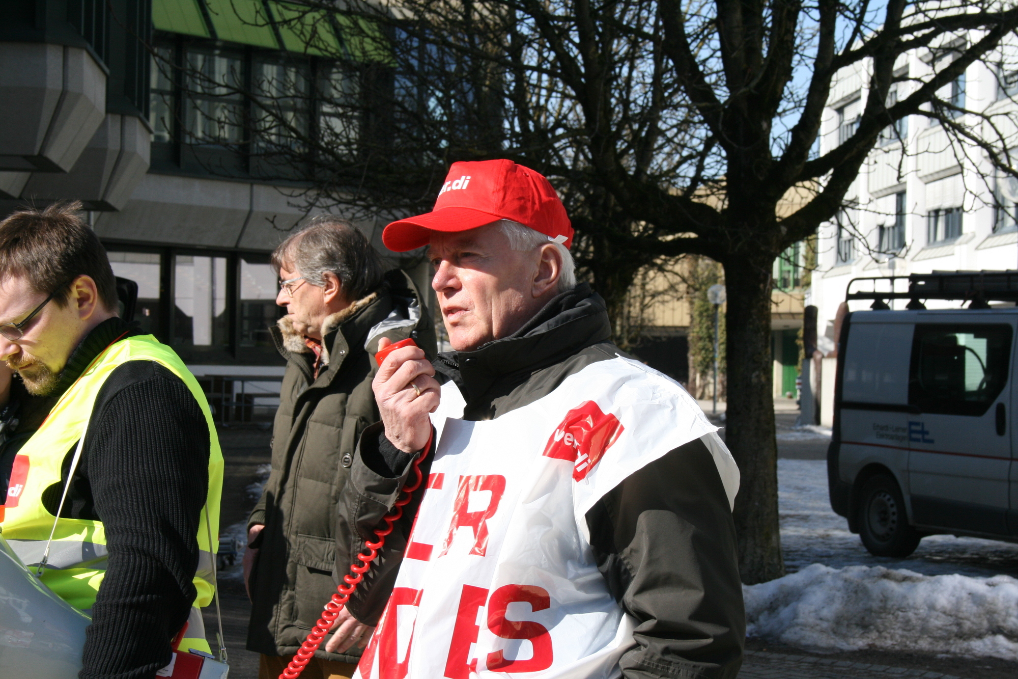 Der öffentliche Dienst streikt vor der Universität Augsburg kurz vor der nächsten Tarifrunde, Foto: B4B SCHWABEN