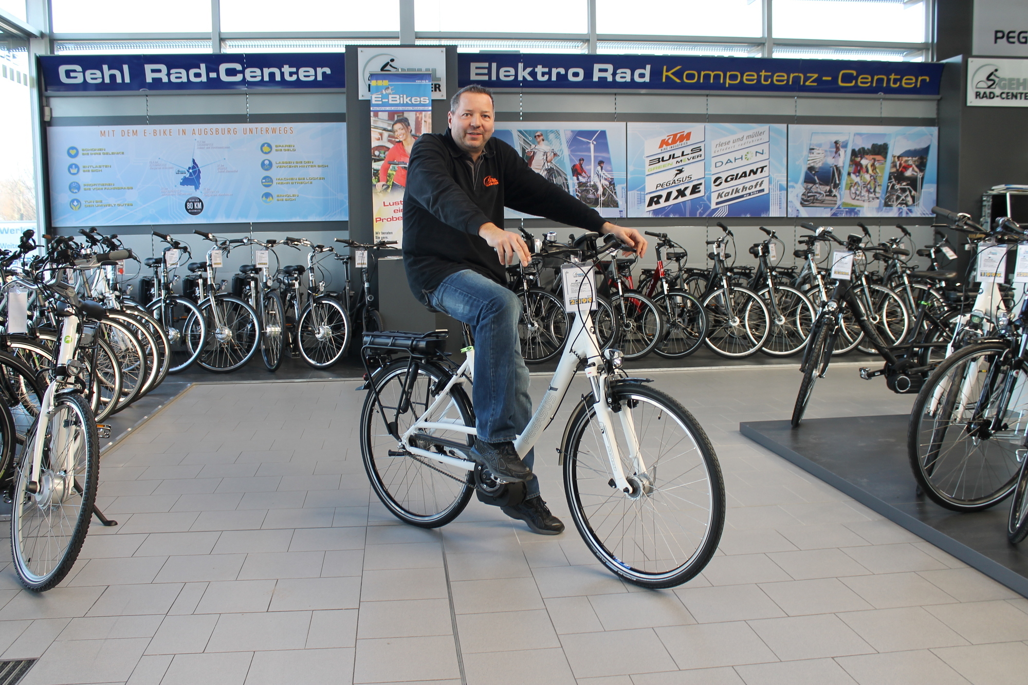 So sieht das Gehl Rad-Center nach intensiven Umbauarbeiten aus, Foto: Gehl Rad-Center